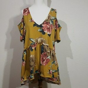 Cold shoulder high low top